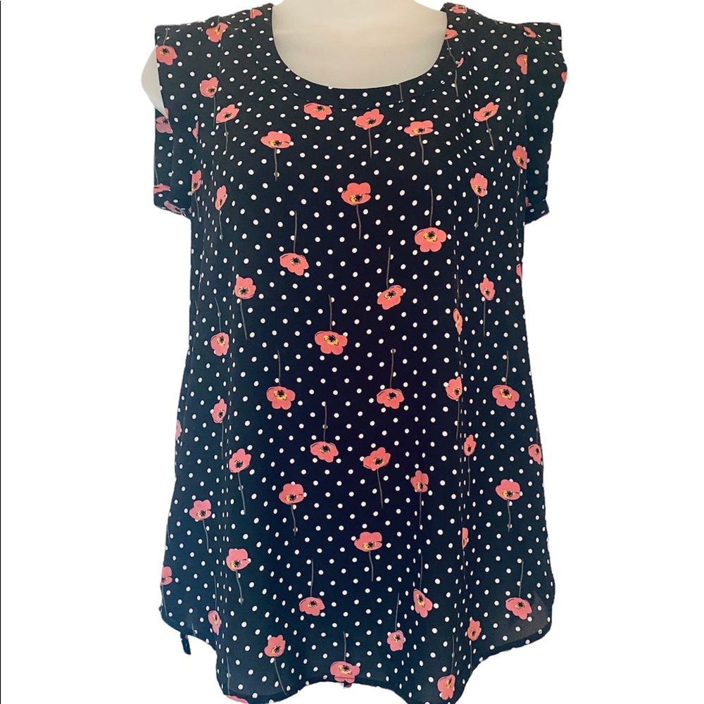 Pleione - Anthropologie cap sleeve polka dot flower blouse size XS